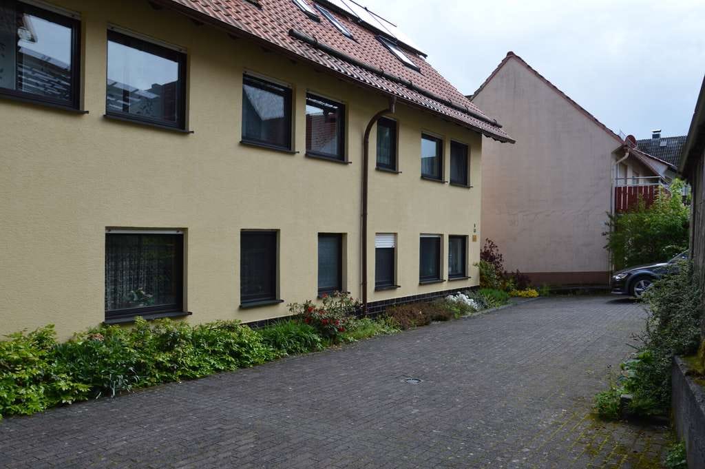 Immobilie in Ulrichstein - Schönes 2-Familienhaus in ruhiger Lage mit ELW und Gästezimmer! Sehr gepflegt! - Bild 2