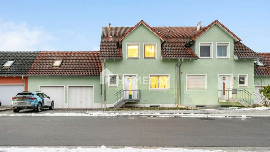 Immobilie in Teublitz - Attraktive Doppelhaushälfte in Teublitz: Sauna, Einbauküche, große Terrasse & Doppelgarage - Bild 0
