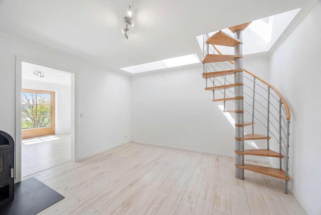 Immobilie in Seeon-Seebruck - Leben, wo Geschichte wohnt – Maisonette mit Galerie im Herzen von Seeon - Bild 4