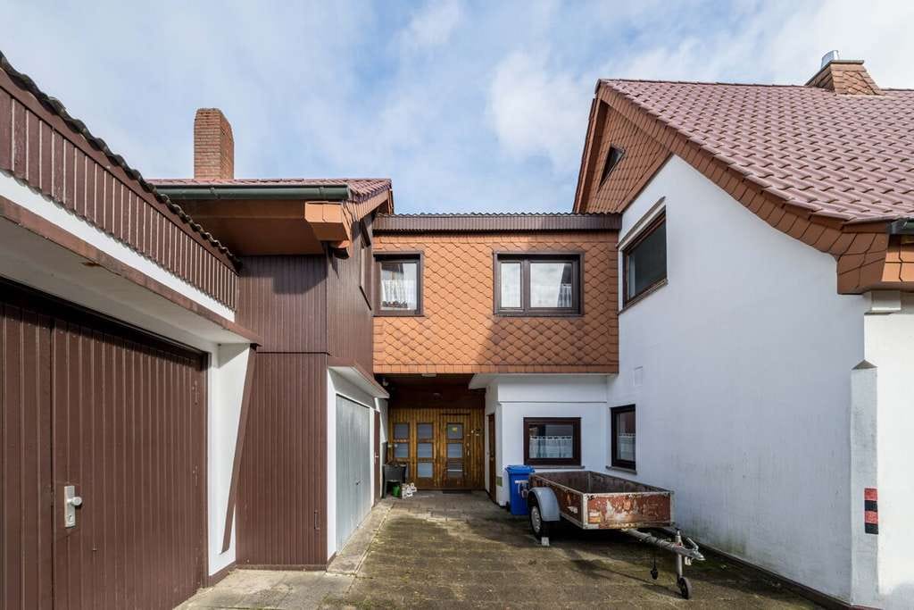 Immobilie in Geestland - Einzigartiges Einfamilienhaus in Debstedt: Geräumiges Wohnen mit zwei Garagen und großem Grundstück - Bild 4
