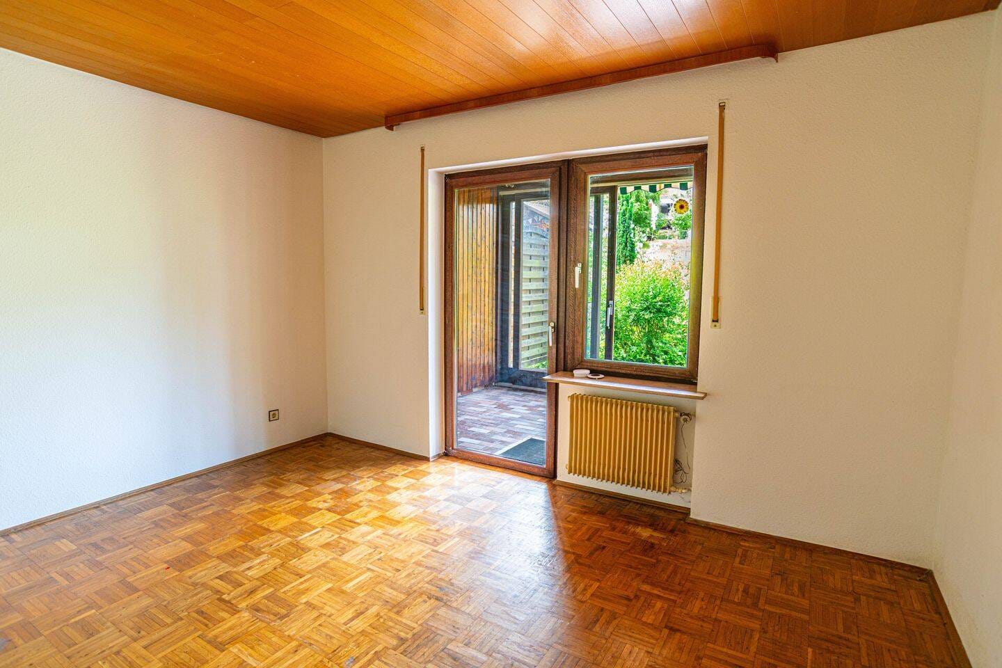 Immobilie in Lindau (Bodensee) - Doppelhaushälfte In Lindau Hochbuch in bester und ruhiger Lage - sanierungsbedürftig - Bild 3
