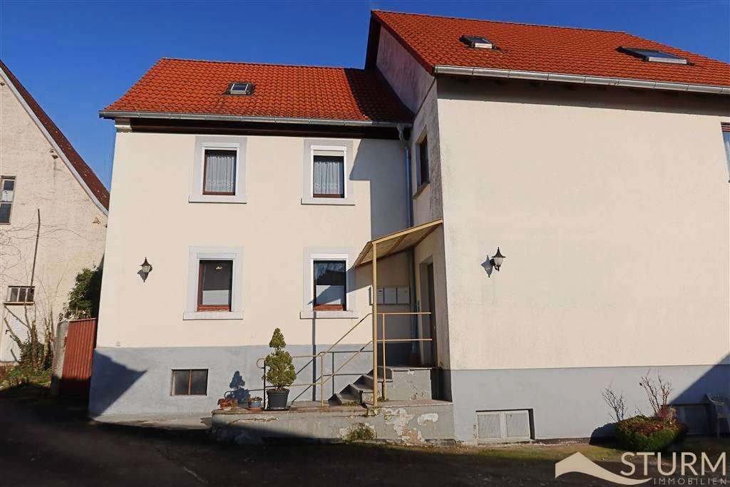 Immobilie in Reichenberg - Reizvolles Ensemble - Wohnhaus mit drei Einheiten, ehemalige Reithalle, Nebengebäude, Hof-und Garten - Bild 2