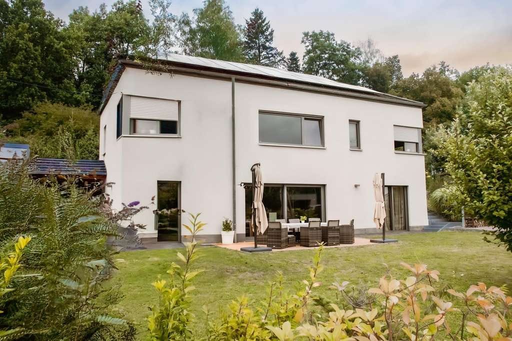 Immobilie in Gablingen - Exklusives KfW-40-Ziegelhaus in ruhiger Südhanglage mit Weitblick - Bild 0