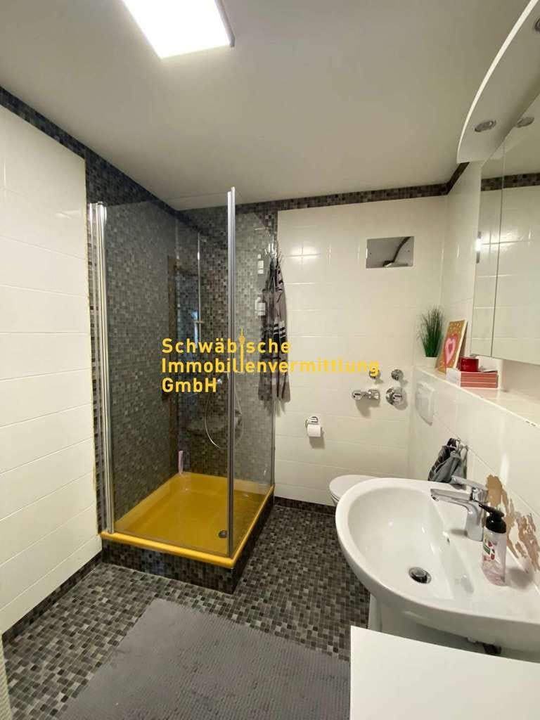 Immobilie in Leutenbach - Modernisierte DG-Wohnung mit Balkon | Stellplatz | ruhiger Lage in Leutenbach-Nellmersbach - Bild 3
