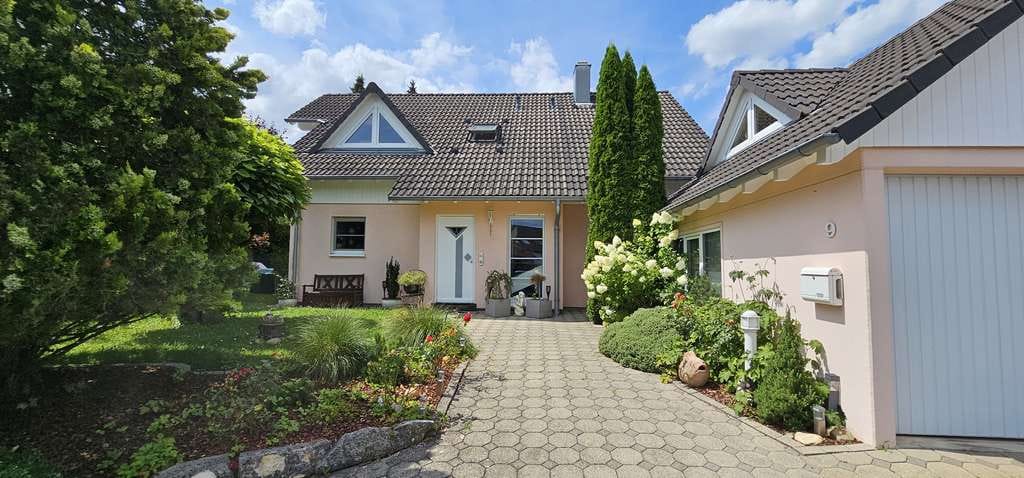 Immobilie in Abstatt - Modernes Fertighaus für Familien mit viel Platz und großem Garten in Abstatt - Bild 2