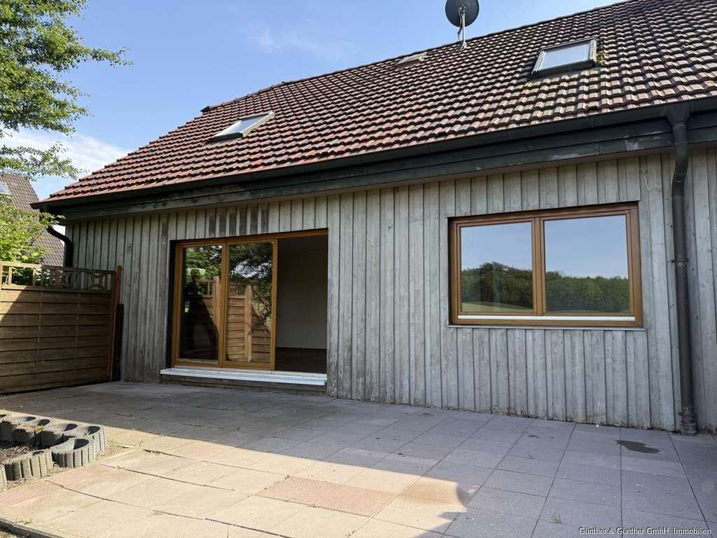 Immobilie in Ahrensbök - Sonniges Zweifamilienhaus - Mehrgenerationenwohnen in Ahrensbök Lebatz - Bild 1