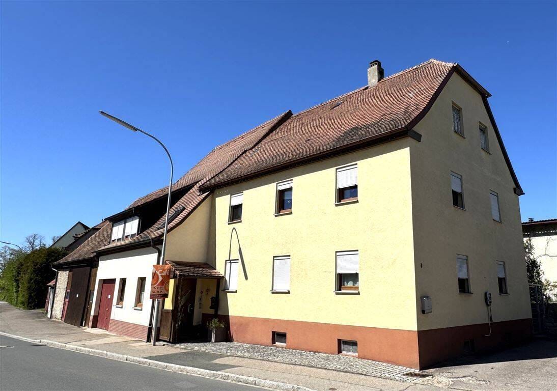 Immobilie in Leutershausen - Zweifamilienhaus mit Scheune, Schuppen Garage und idyllischem Garten - Bild 0