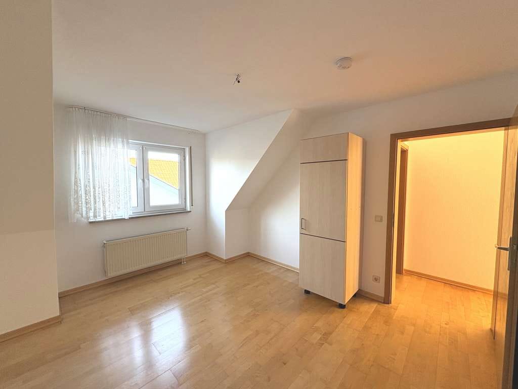 Immobilie in Uhingen - Attraktive 3-Zimmer-Wohnung mit großem Balkon und Ausbaupotenzial im Dachgeschoss, sofort beziehbar! - Bild 3