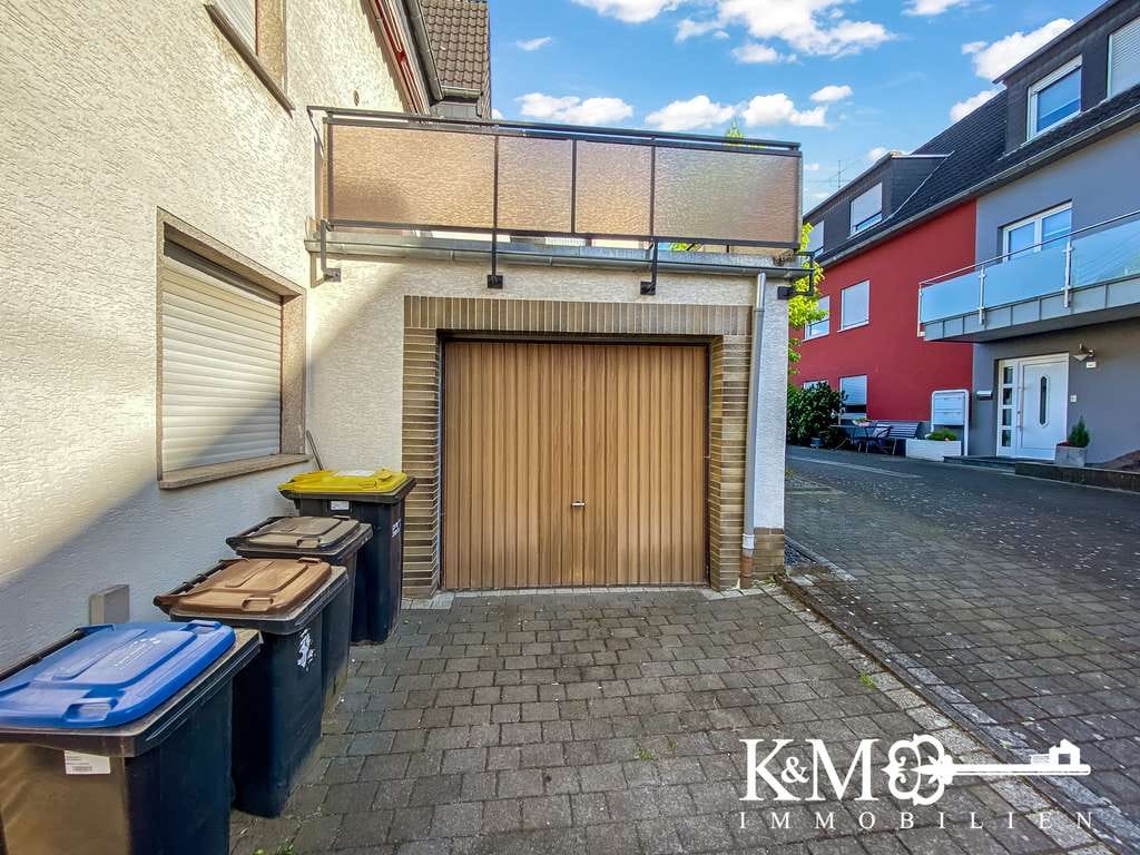 Immobilie in Bassenheim - Gepflegtes Wohnhaus mit großzügiger Raumaufteilung, Terrasse und Garage in Bassenheim - Bild 3