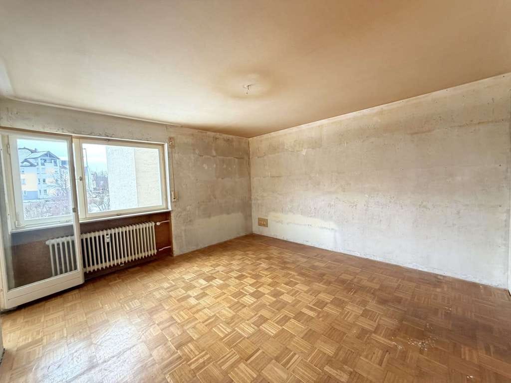 Immobilie in Nersingen - Renovierungsbedürftige 4-Zimmer-Wohnung mit viel Potenzial - Bild 2