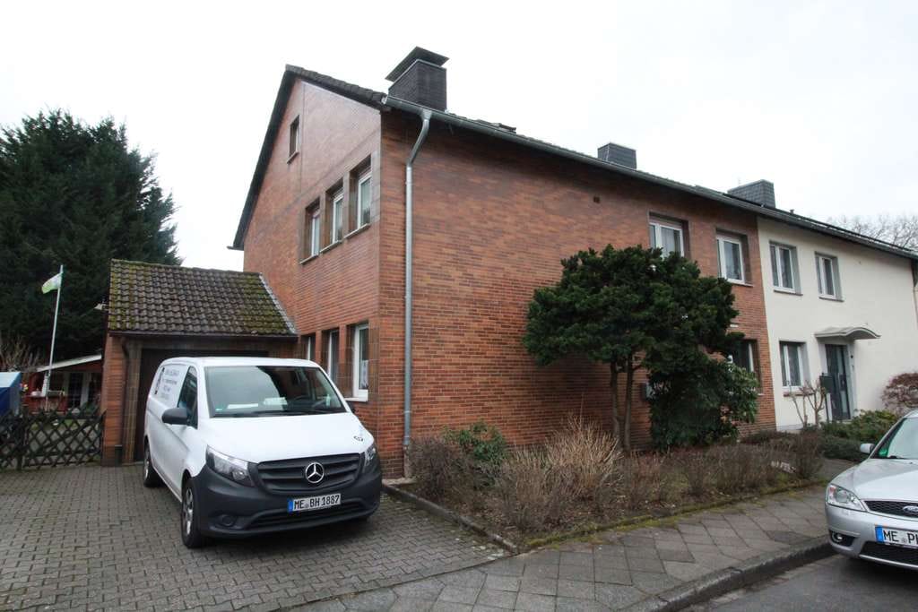 Immobilie in Hilden - Gartenwohnung freiwerdend, attraktives Mehrfamilienhaus mit schönem Gartengrundstück - Bild 0