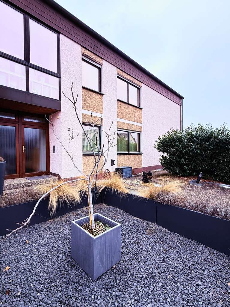 Immobilie in Röthenbach an der Pegnitz - Großzügiges Zweifamilienhaus mit Ausbaupotenzial – Raum für Generationen - Bild 1