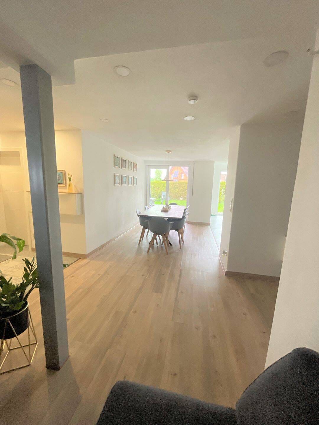 Immobilie in Ellwangen (Jagst) - Attraktives 3- Familienhaus mit großzügiger Familienwohnung im EG für Eigennutzer & Kapitalanleger - Bild 2