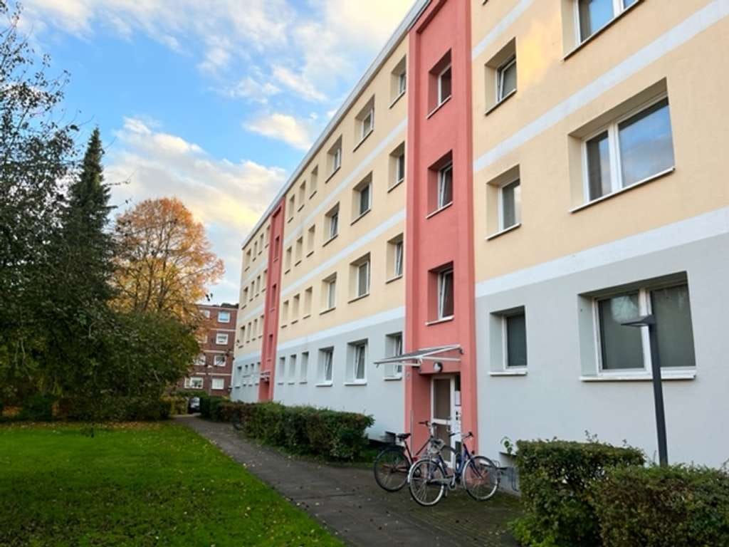 Immobilie in Elmshorn - SOLIDE KAPITALANLAGE IN KOMPLETT SANIERTEM GEBÄUDE ! - Bild 2