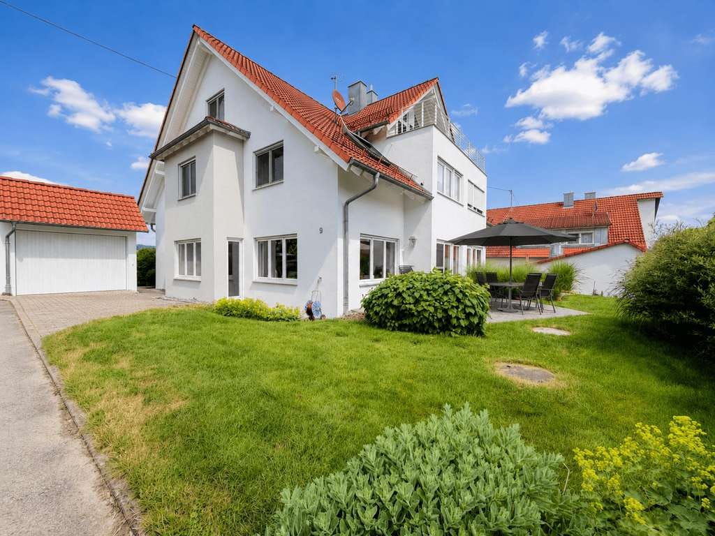 Immobilie in Auenwald - Wohnen, wo die Wiesen beginnen – großzügiges Familienhaus in ruhiger Sackgassenlage! - Bild 0