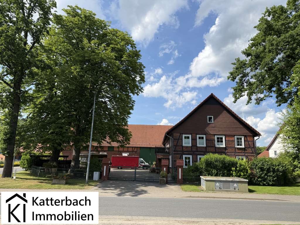 Immobilie in Bockenem - Großzügiges und gepflegtes Bauernhaus mit Stallungen und Nebengebäuden auf 6.374 m² Grundstück in Bo - Bild 0