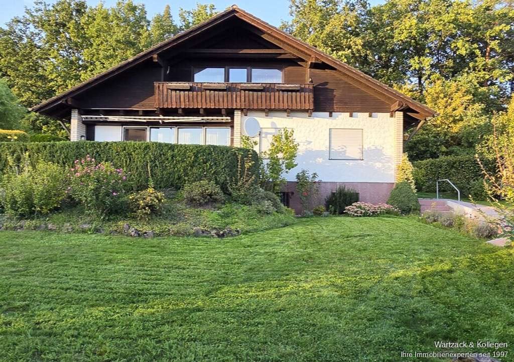 Immobilie in Ammerndorf - * Paradies mit Aussicht *
Einfamilienhaus 
mit Einliegerwohnung 
auf wunderschönem Grundstück - Bild 0
