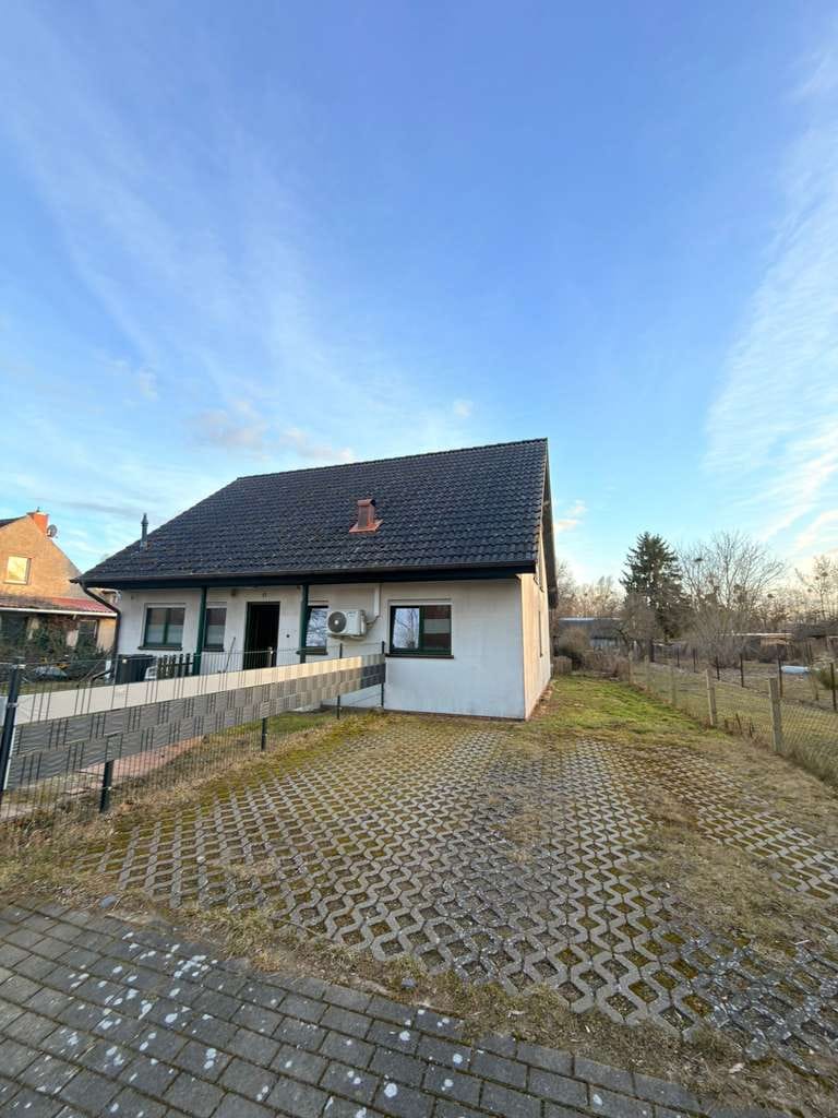 Immobilie in Ducherow - „Modernes Familienhaus mit PV-Anlage, Kamin &amp; großer Terrasse in ruhiger Lage“ - Bild 0