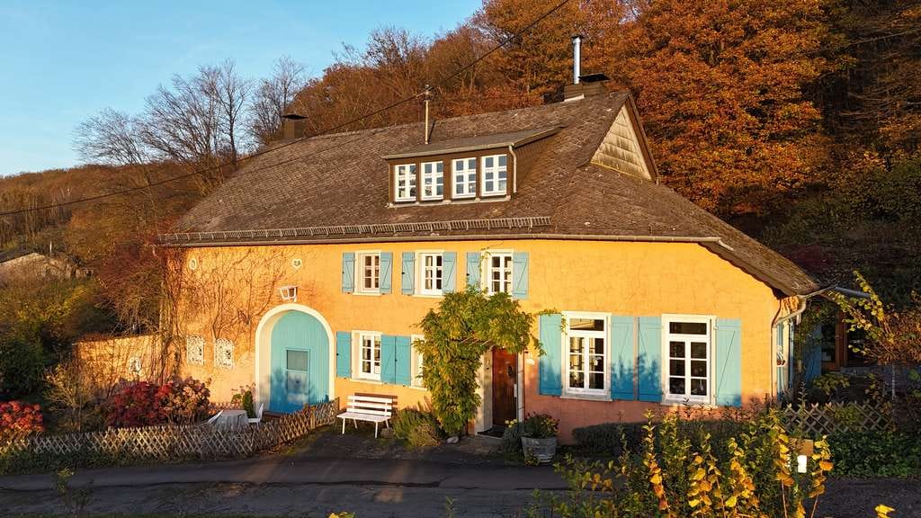 Immobilie in Schöndorf - Liebevoll modernisiertes Landhaus mit Weitblick - Bild 0