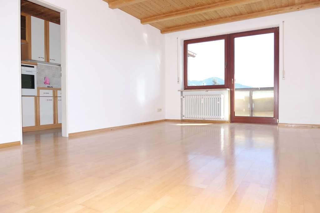 Immobilie in Bad Tölz - Beste Aussichten: 
Bezugsfreie 2-Zimmer-Wohnung mit Panoramablick - Bild 2