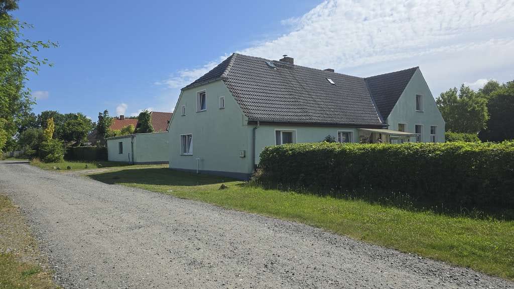 Immobilie in Putgarten - Repräsentatives Haus, ehem. Schule mit historischem Charme 8-Zimmer-Mehrfamilienhaus in Putgarten - Bild 3