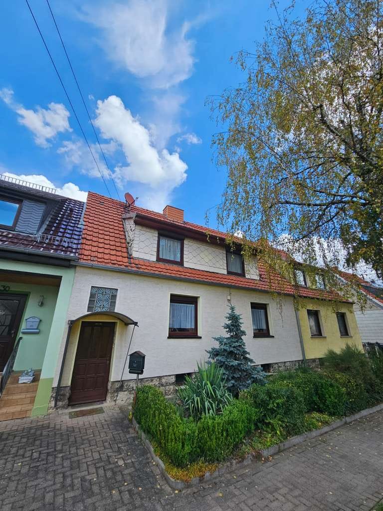 Immobilie in Unstrut-Hainich - Einfamilienhaus, in einer bald ruhigen Lage, in Großengottern zu verkaufen :) - Bild 1