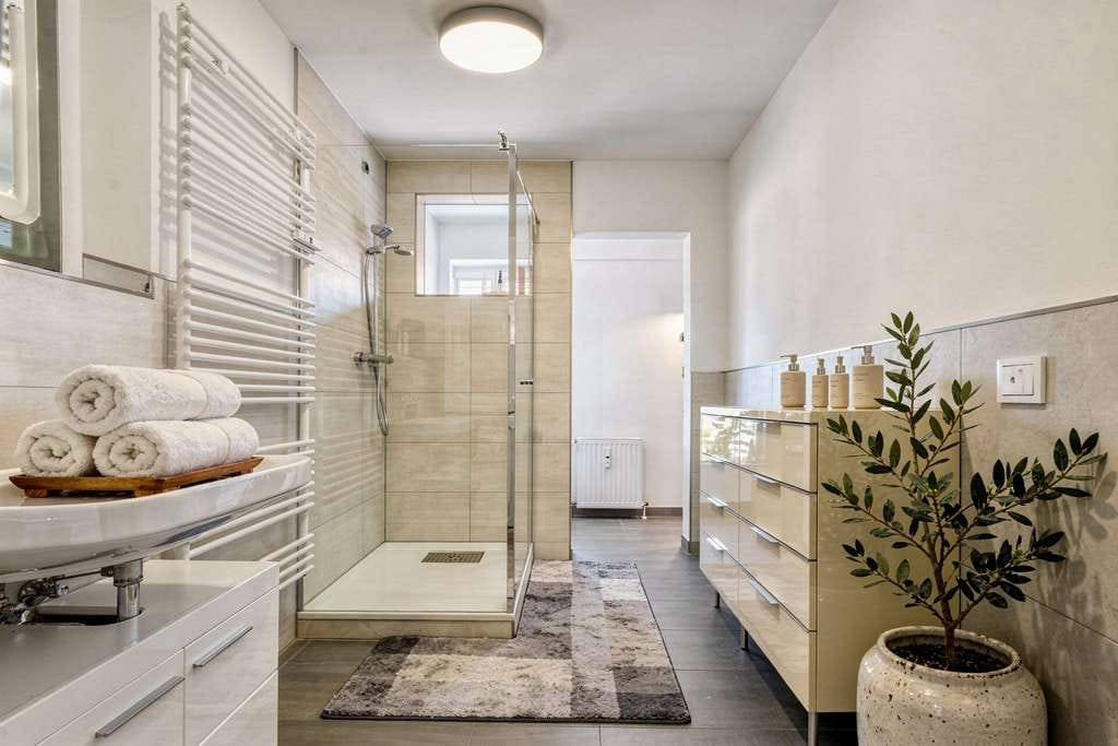 Immobilie in Friedberg - Einziehen und wohlfühlen! Top sanierte 3-Zimmer Wohnung im Herzen Friedbergs mit bester Ausstattung - Bild 1