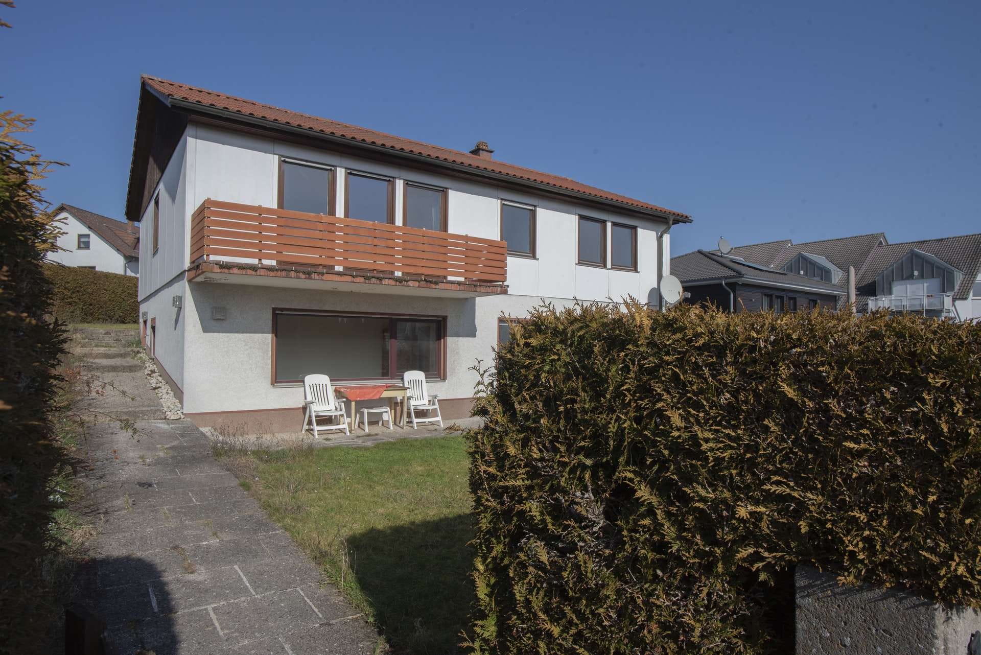 Immobilie in Bad Camberg - Wunderschönes Eckgrundstück mit viel Abstand. EFH mit ELW-Option und großer Garage. - Bild 4