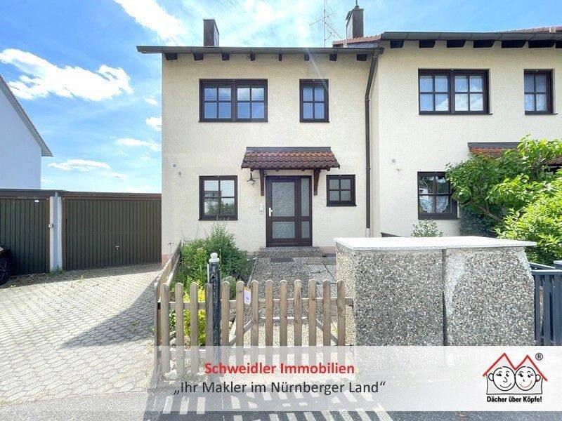 Immobilie in Leinburg - Ihre Chance! Tolles Reiheneckhaus mit XXL-Terrasse und Garage in Leinburg - Bild 0