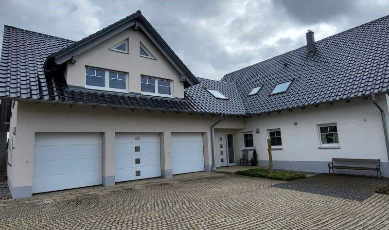 Immobilie in Riesbürg - Pflaumloch: Mehrgenerationenhaus mit Wohlfühlflair - ideal zum Wohnen & Arbeiten unter einem Dach! - Bild 0