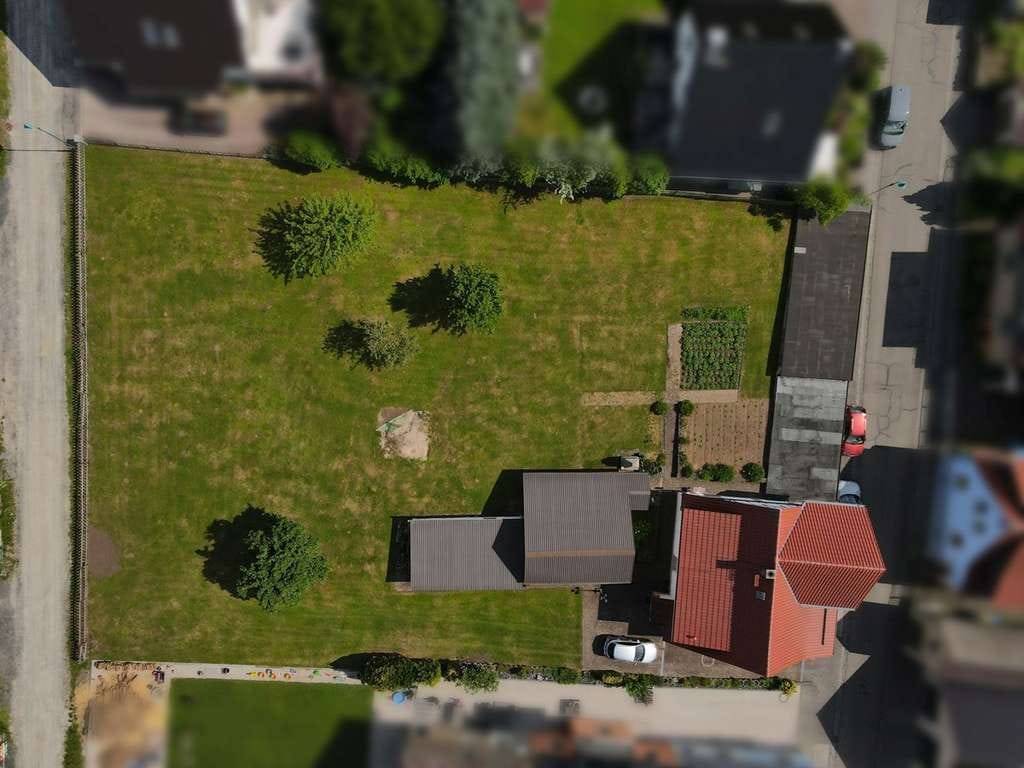 Immobilie in Kaltennordheim - Viel Platz auf dem Land: Wohnhaus mit großem Baugrundstück - auch Tierhaltung möglich - Bild 1