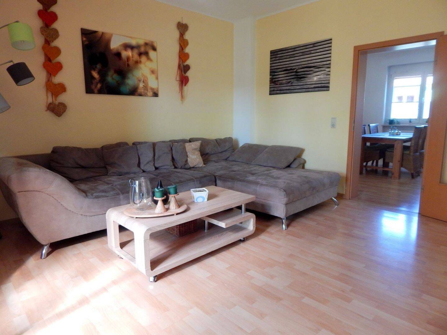 Immobilie in Weiskirchen - Einseitig angebautes Wohnhaus 3 Schlafzimmern, Garten und Terrasse in Weiskirchen zu verkaufen! - Bild 2