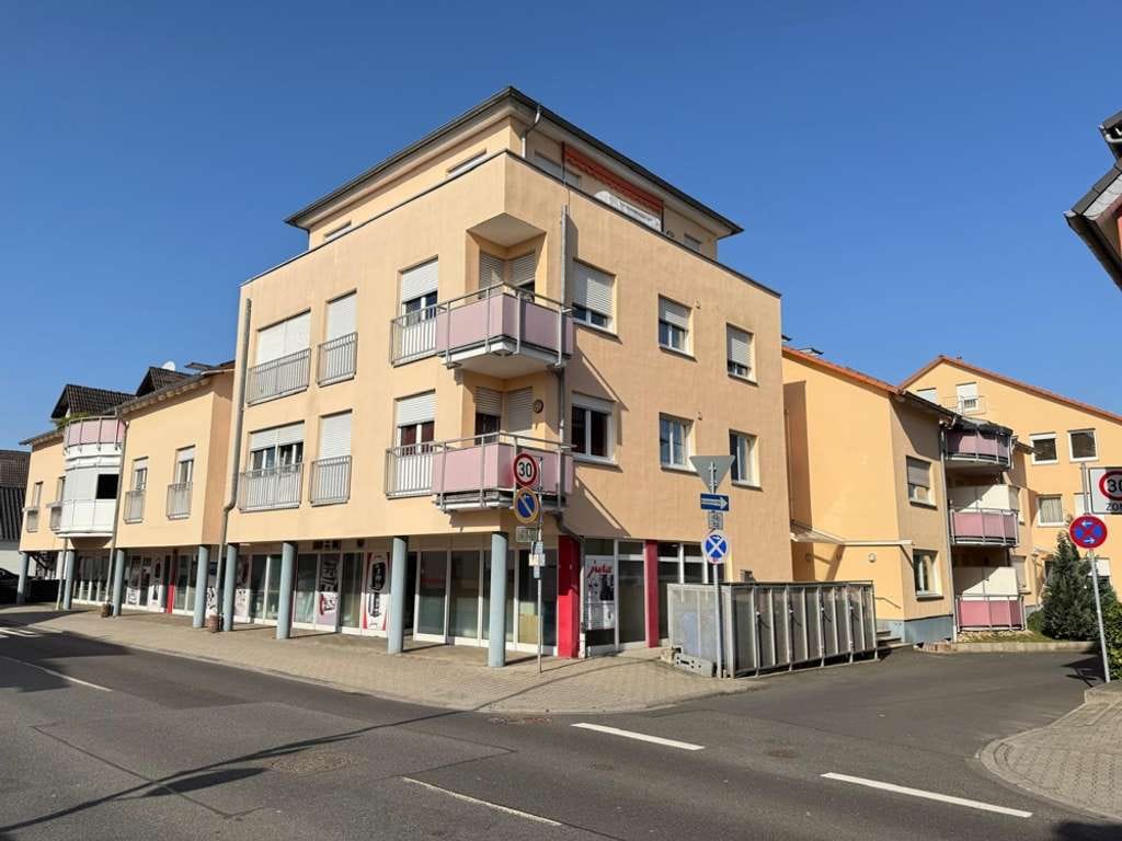 Immobilie in Seligenstadt - Sofort investieren: Vermietetes 1-Zimmer-Apartment mit Wintergarten wartet auf Sie! - Bild 1
