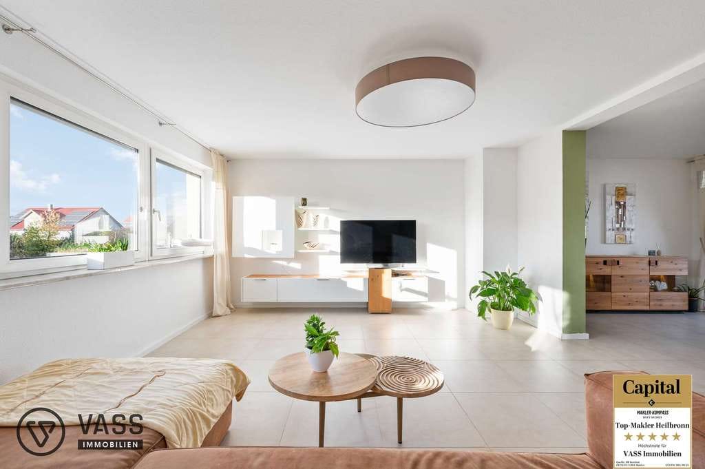 Immobilie in Pfedelbach - **Tolle Chance-  helle 5 Zimmer Wohnung inkl. 2 Garagen** - Bild 2