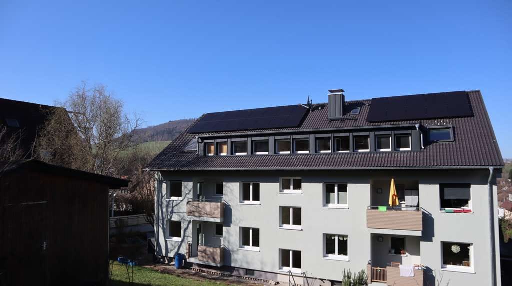 Immobilie in Merzhausen - Lichtdurchflutete 3-Zimmer-Wohnung im Dachgeschoss mit Balkon (EH70) - Bild 1
