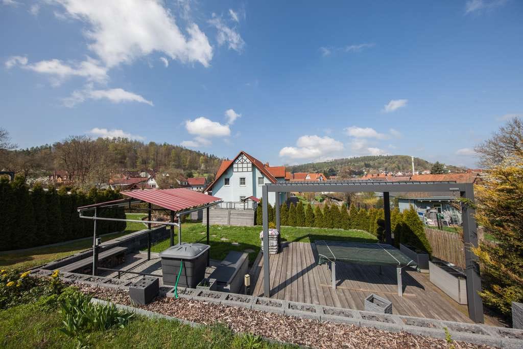 Immobilie in Hildburghausen - Preisgünstig, gut vermietet, und umfassend renoviert! 2-Zimmer ETW in sonniger, ruhiger Ortsrandlage - Bild 3