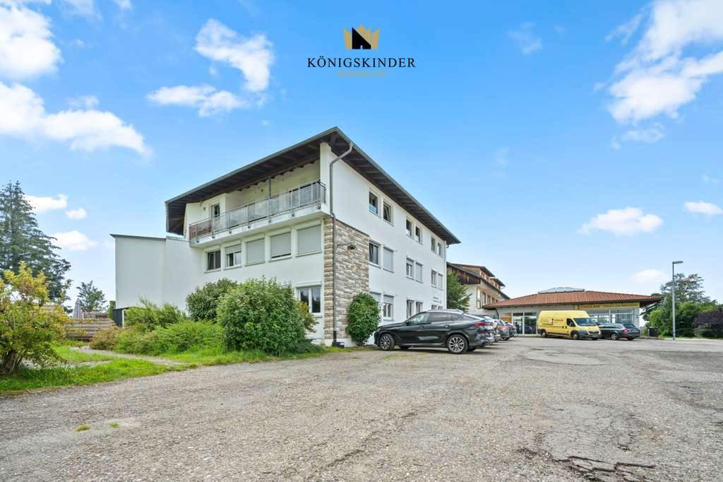 Immobilie in Lindenberg im Allgäu - 3 Appartements auf einen Schlag, mit Balkon und Dachterrasse, Bergblick - Bild 0