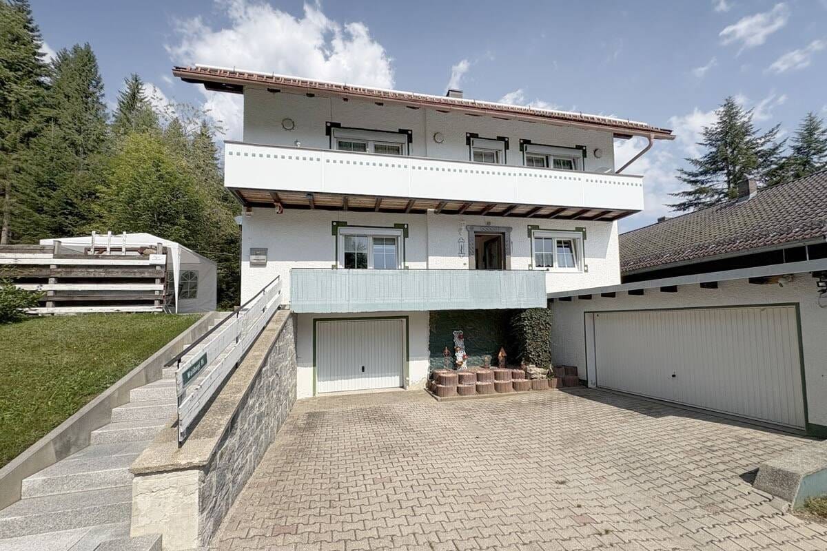 Immobilie in Bayerisch Eisenstein - Gepflegtes Zweifamilienhaus in herrlicher Waldrandlage in Bayerisch Eisenstein - Bild 3