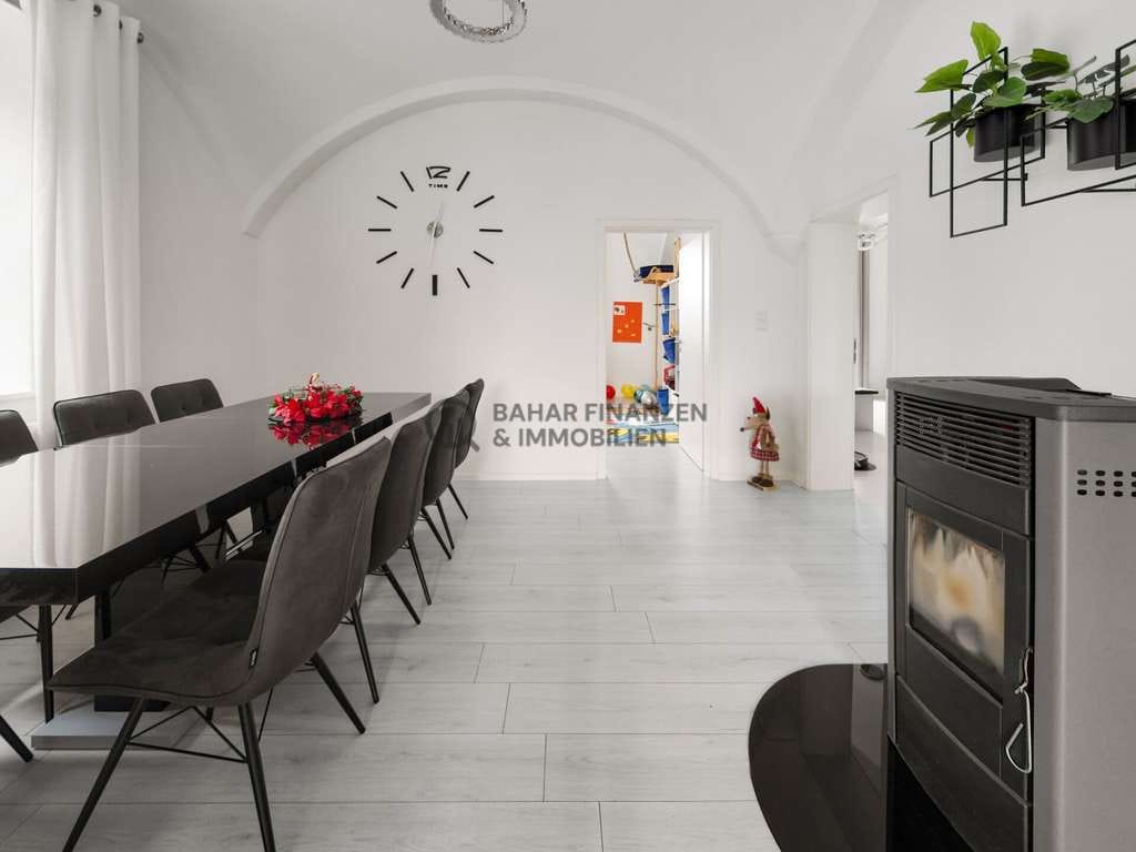 Immobilie in Neuötting - Charmantes Bauernhaus mit viel Platz & Ausbaupotenzial - Bild 0