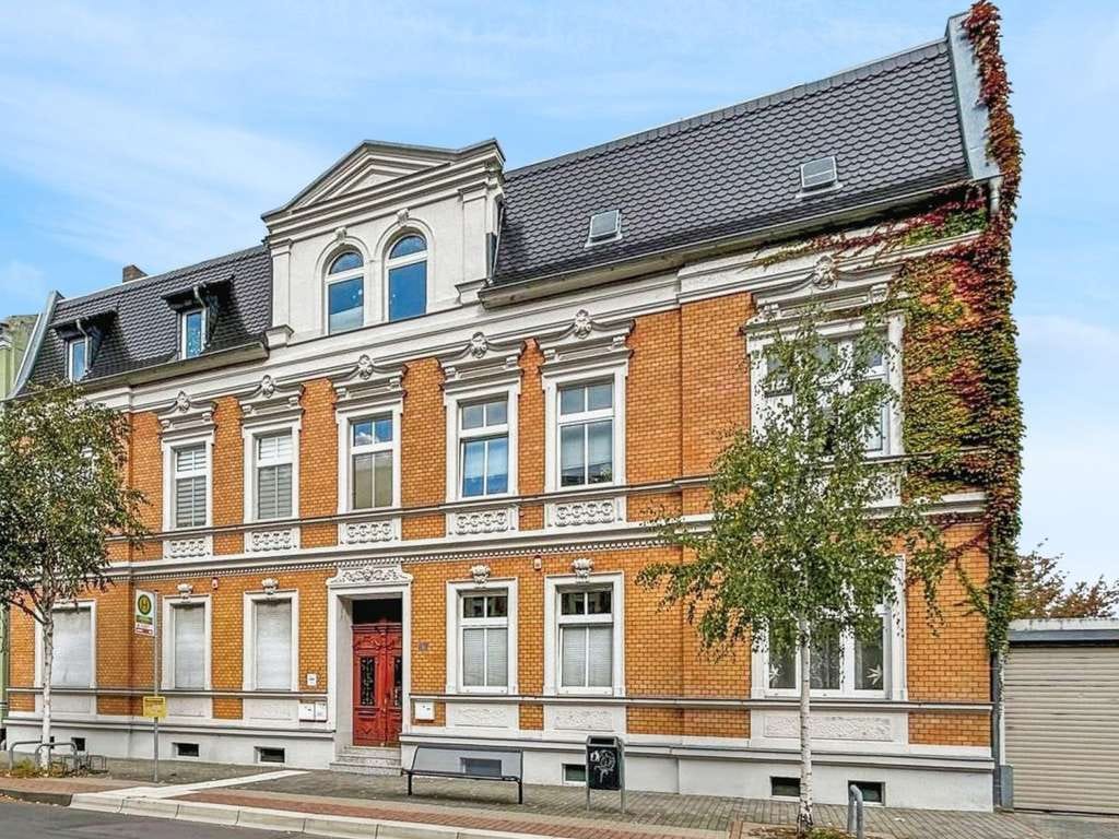 Immobilie in Schönebeck (Elbe) - Vielseitig nutzbare Eigentumswohnung mit 5 Räumen in Schönebeck (Elbe), Stadtteil Schönebeck - Bild 0