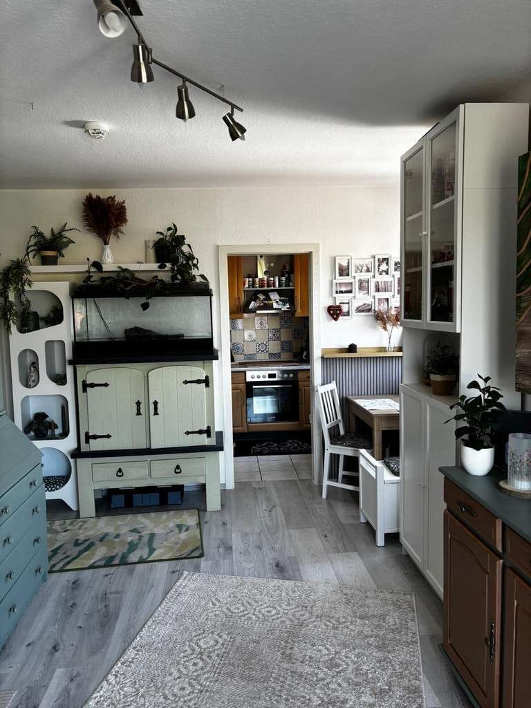 Immobilie in Sulzheim - Vollständig renovierte Wohnung mit zwei Zimmern sowie Balkon und EBK in Sulzheim - Bild 2