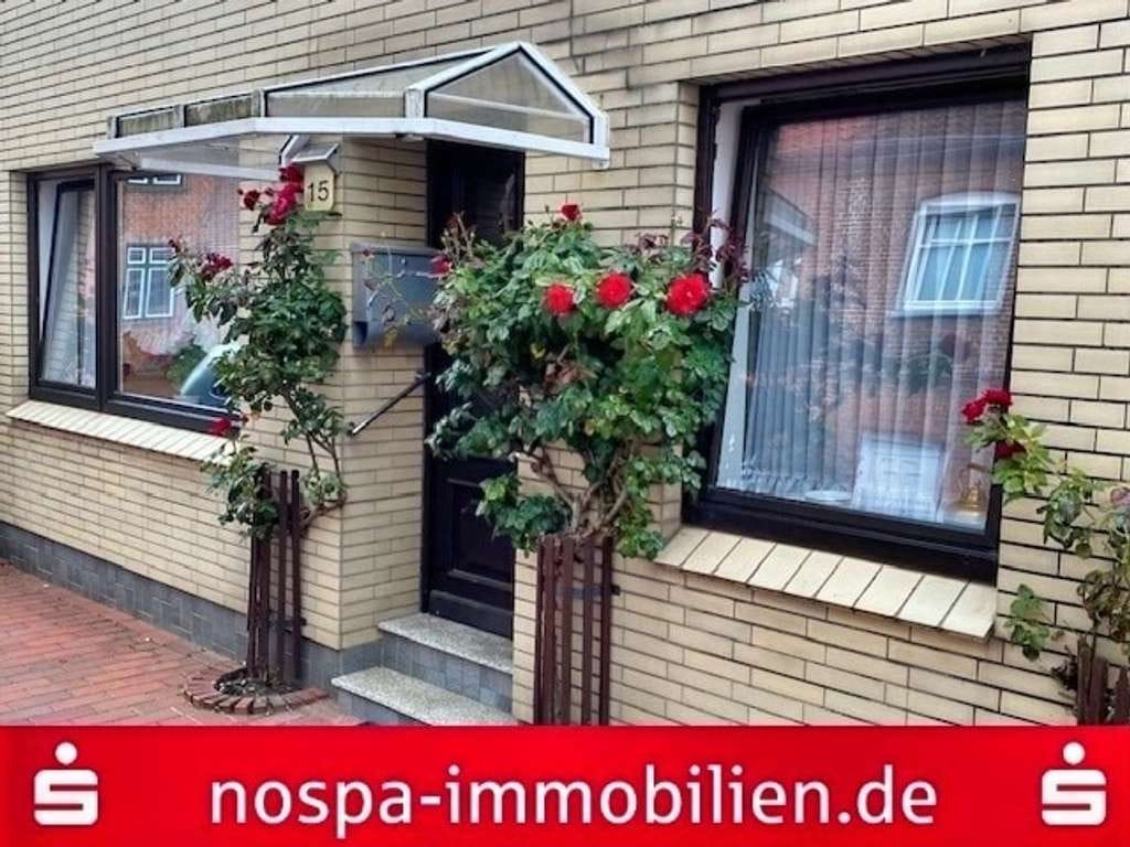 Immobilie in Tönning - Nur 3 Gehminuten zum Tönninger Hafen! Einfamilienhaus mit gepflegtem Garten und Garage! - Bild 0