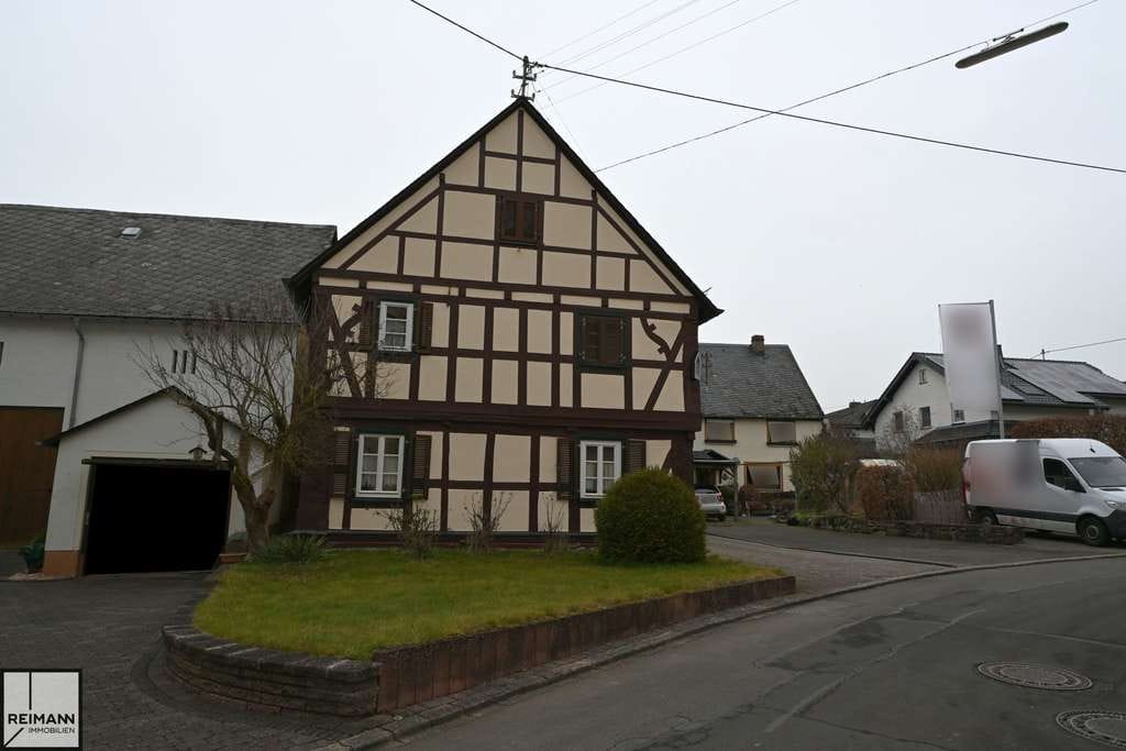 Immobilie in Boppard - Charmantes Fachwerkhaus mit neuer Technik, Scheune und großem Garten - Bild 1