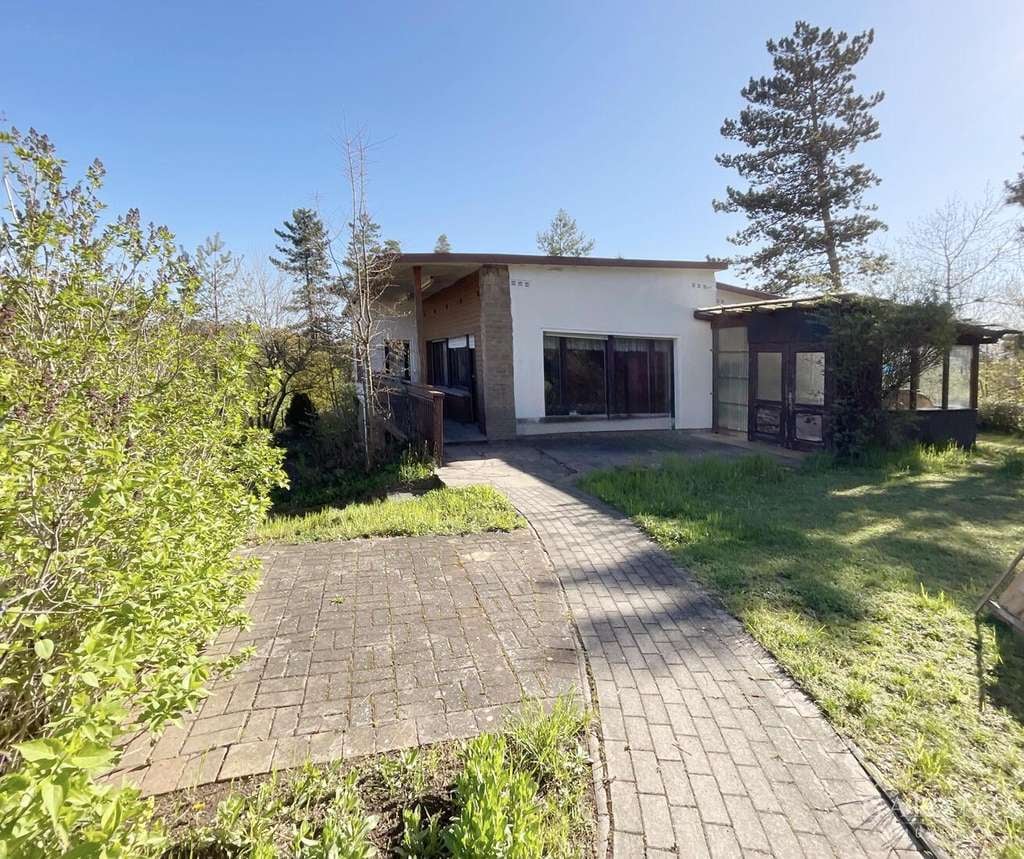 Immobilie in Mansfeld - Einfamilienhaus mit Garten, Terrasse und vielseitigem Kellergeschoss in Mansfeld! - Bild 2