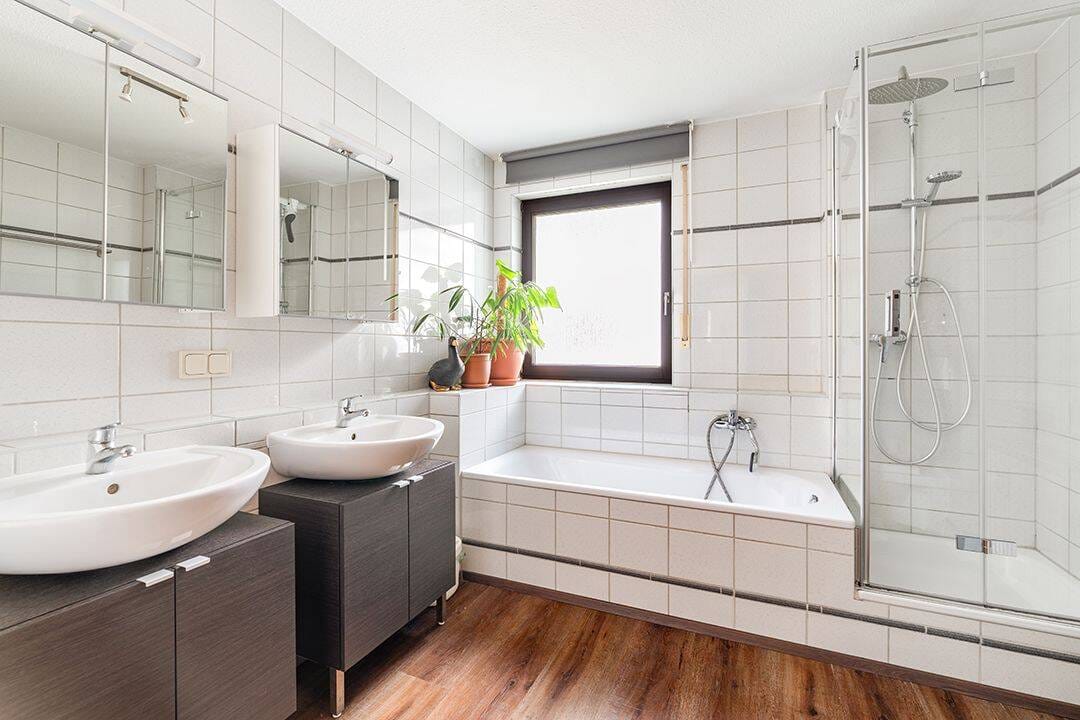Immobilie in Stahnsdorf - Charmante Wohnung mit Einfamilienhaus-Charakter und eigenem Garten - Bild 3