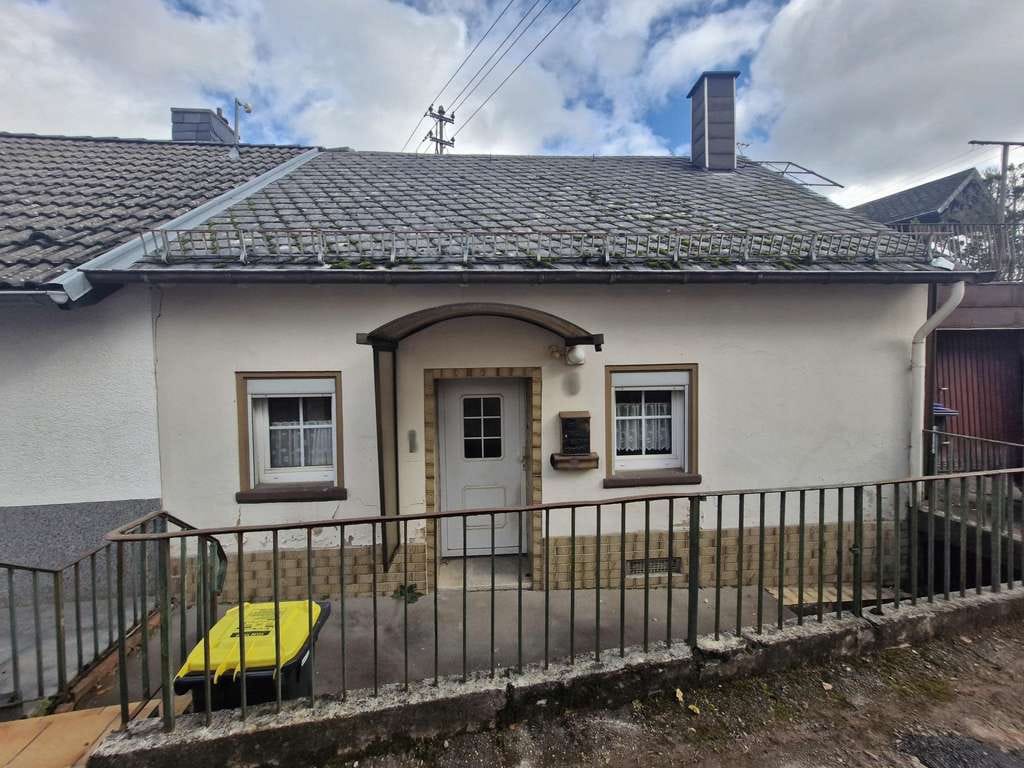 Immobilie in Nonnweiler - Sanierungsbedürftiges Einfamilienhaus in ruhiger Lage von Nonnweiler-Sitzerath - Bild 0