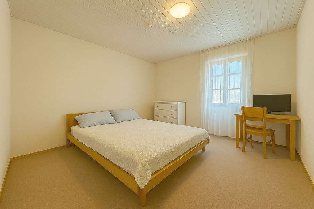 Immobilie in Oberammergau - Oberammergau: Große, zentrale 3-Zimmer-Dachgeschosswohnung, vermietet, mit Balkonen und Dachterrasse - Bild 3