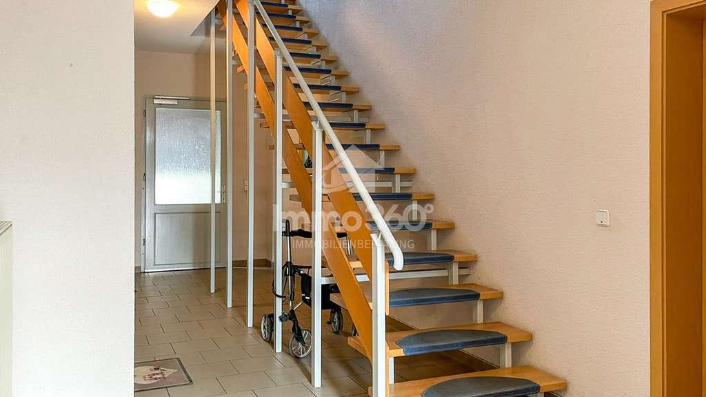 Immobilie in Hoppegarten - Gepflegtes Objekt mit fünf Wohneinheiten und Stellplätzen - Bild 2