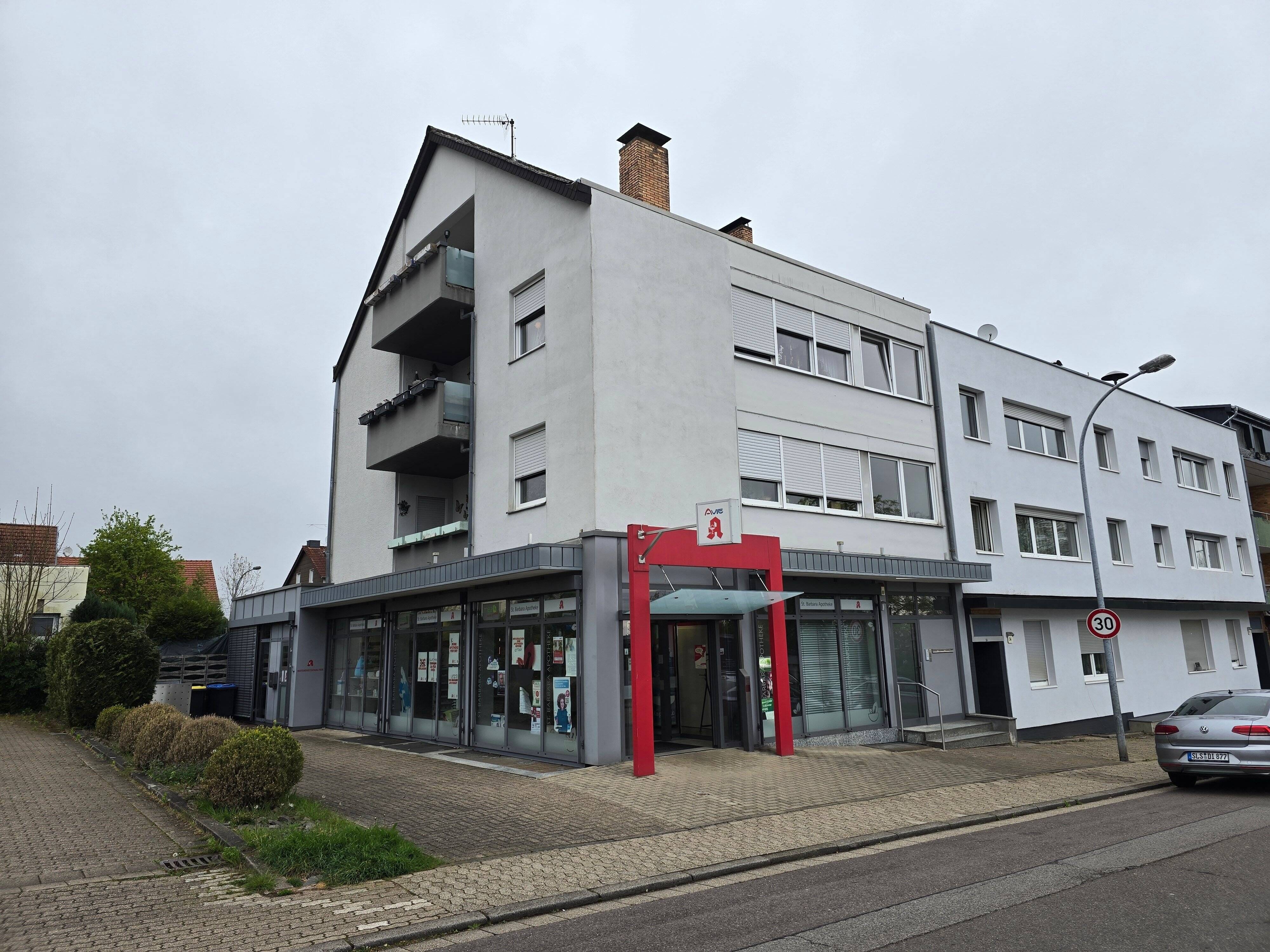Immobilie in Sulzbach/Saar - 3 Familienhaus mit Apotheke in guter Lage - Bild 0