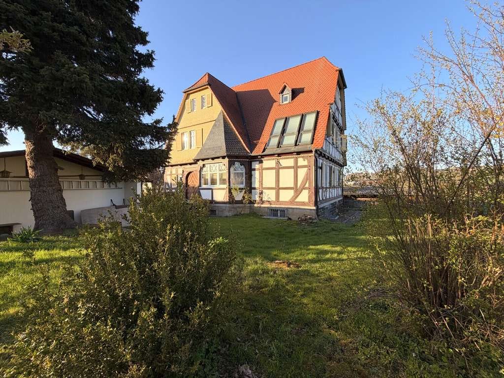 Immobilie in Homberg (Ohm) - Zeitlose Eleganz trifft Naturidylle – Traumhaftes Herrenhaus mit weitläufigem Grundstück zum Verlieb - Bild 3